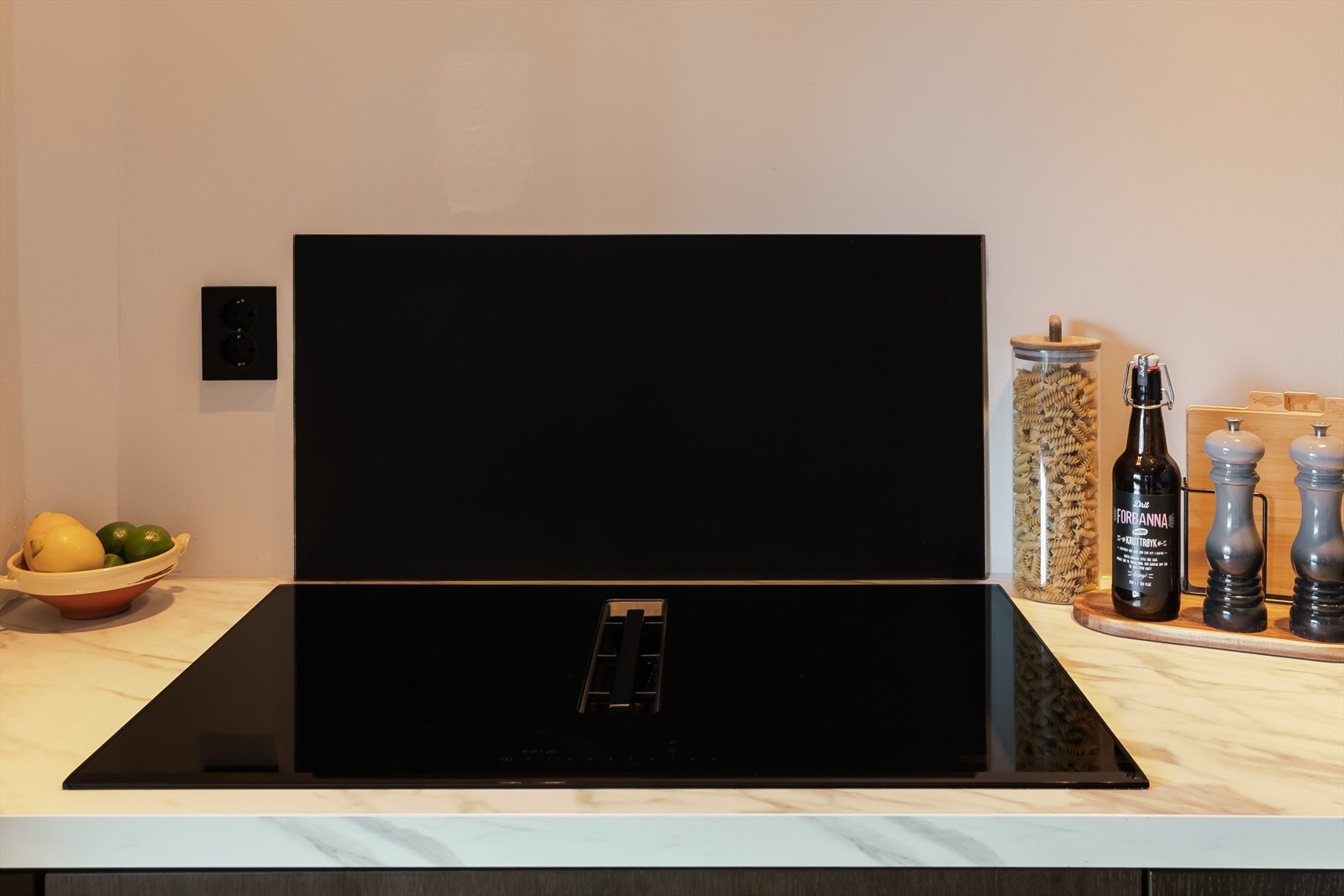 Kjøkkenet har fått tilstandsgrad 0 i følge takstmann. (TG2 er satt på ventilator grunnet kullfilter). Galleribilde