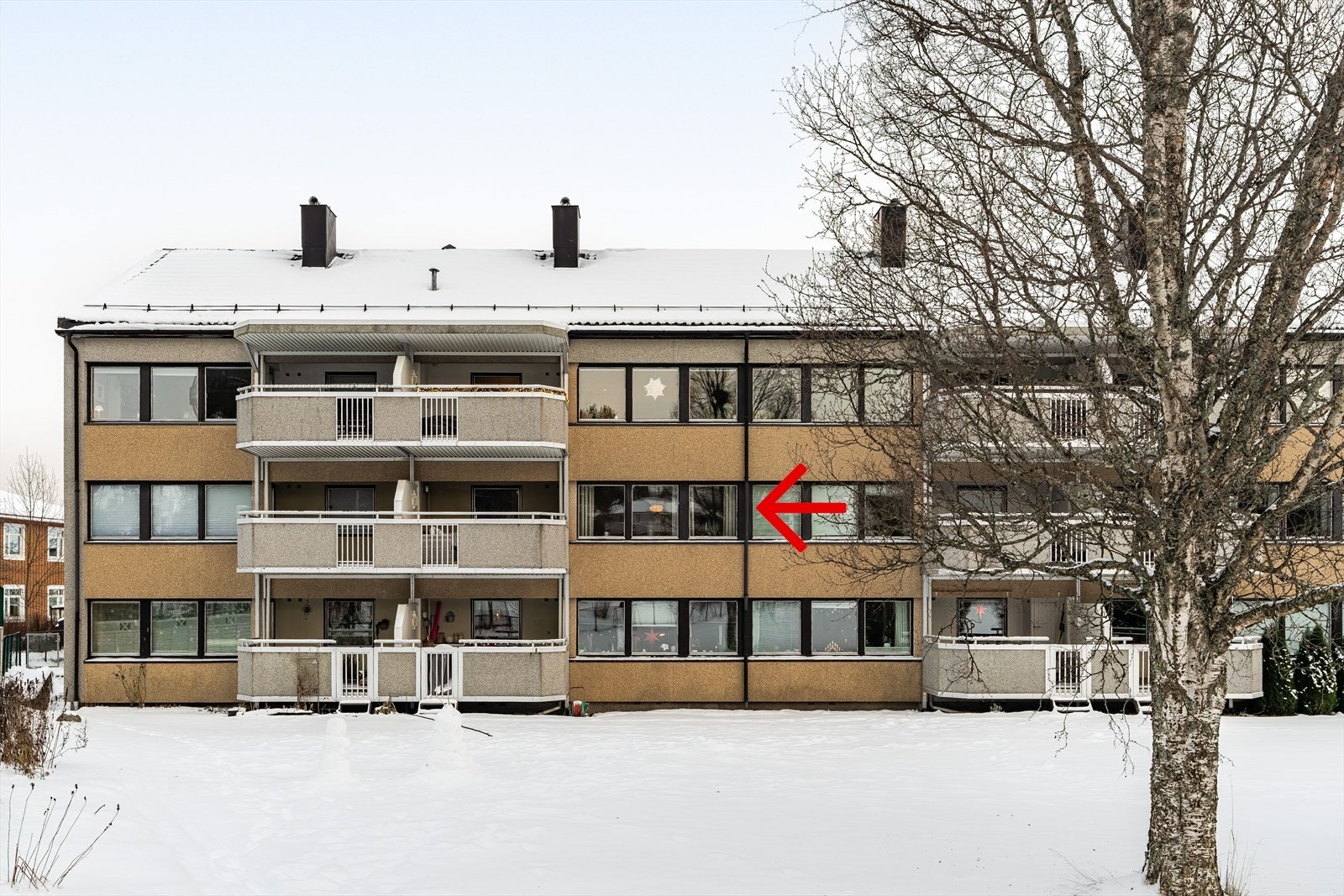 Boligen ligger sentralt og solrikt til i en av Trondheims "grønne lunger". Plasseringen i borettslaget er blant de aller beste i området hva angår solforhold, samt at den vender ut mot grøntområder. Galleribilde