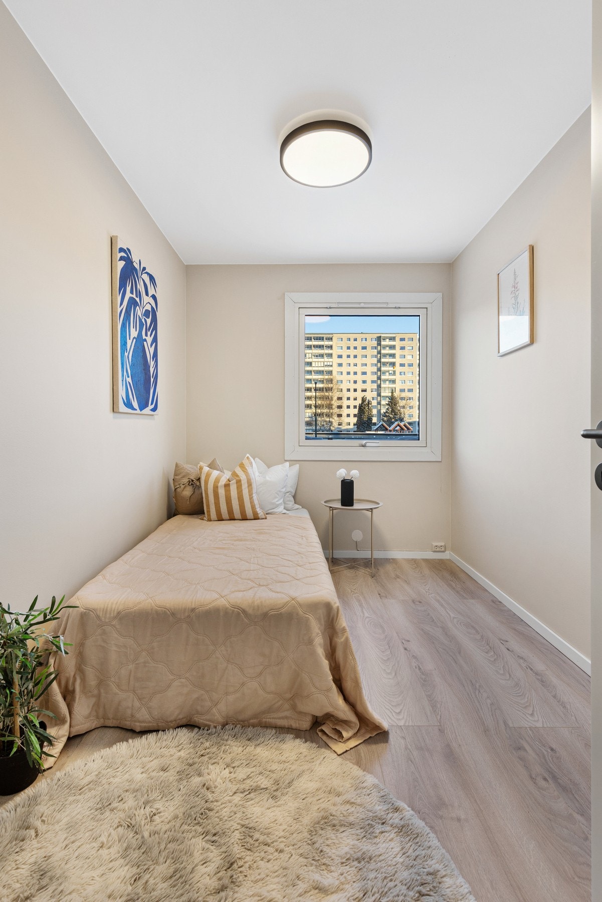 Felleskostnadene inkluderer både varmtvann, fyring og internett - noe som gir forutsigbare bokostnader. Galleribilde