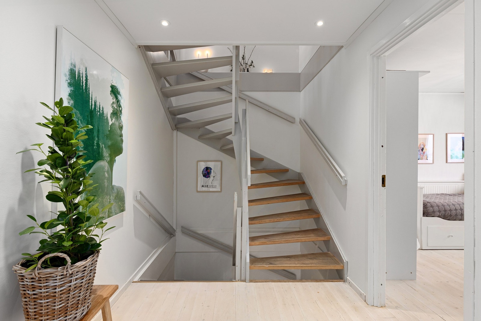 Trappegang 1. etasje Galleribilde