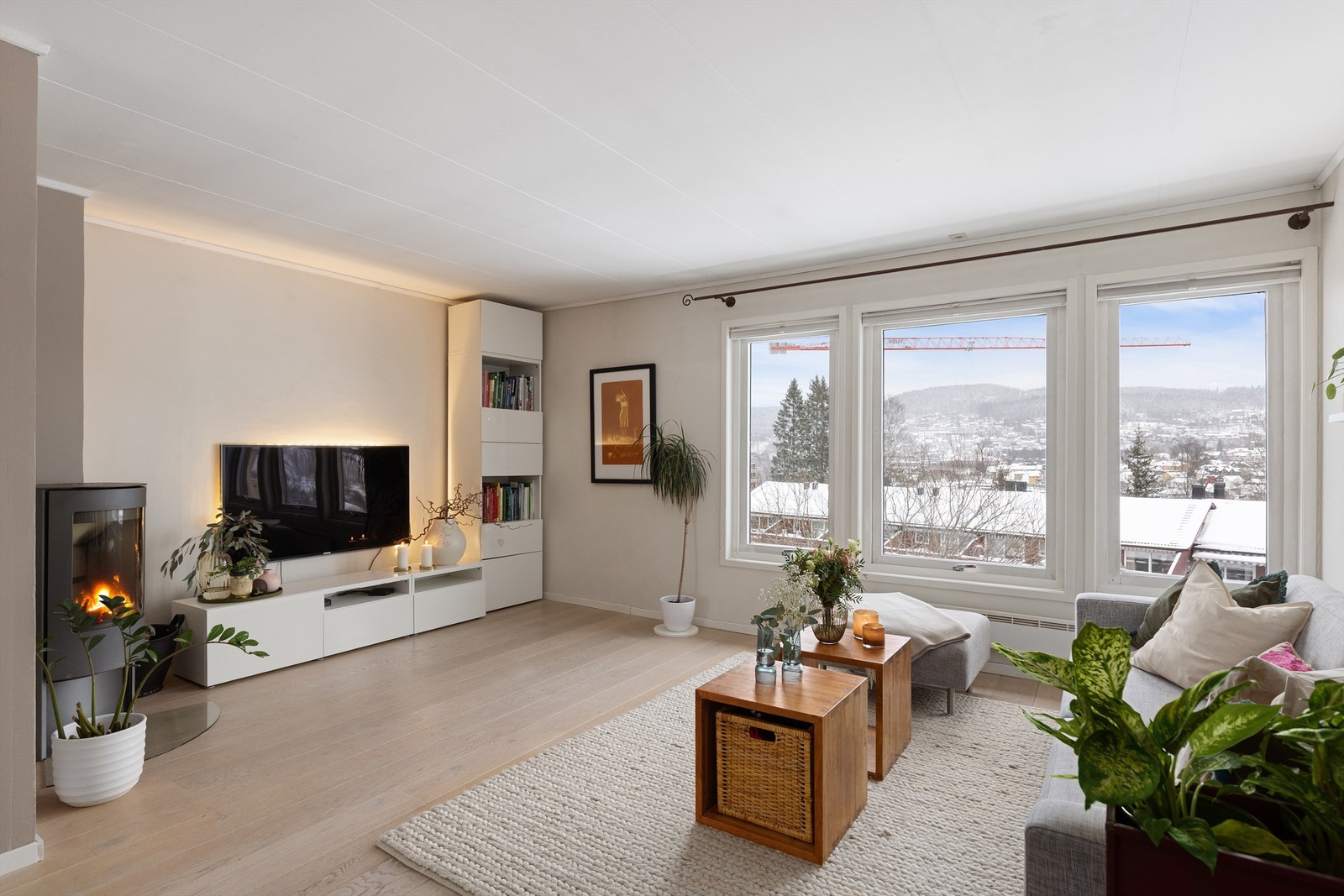 Boligen har en praktisk og gjennomtenkt planløsning med forskjellige avdelinger i hver etasje. Foto: Petter Tanum/ Tanumfoto Galleribilde