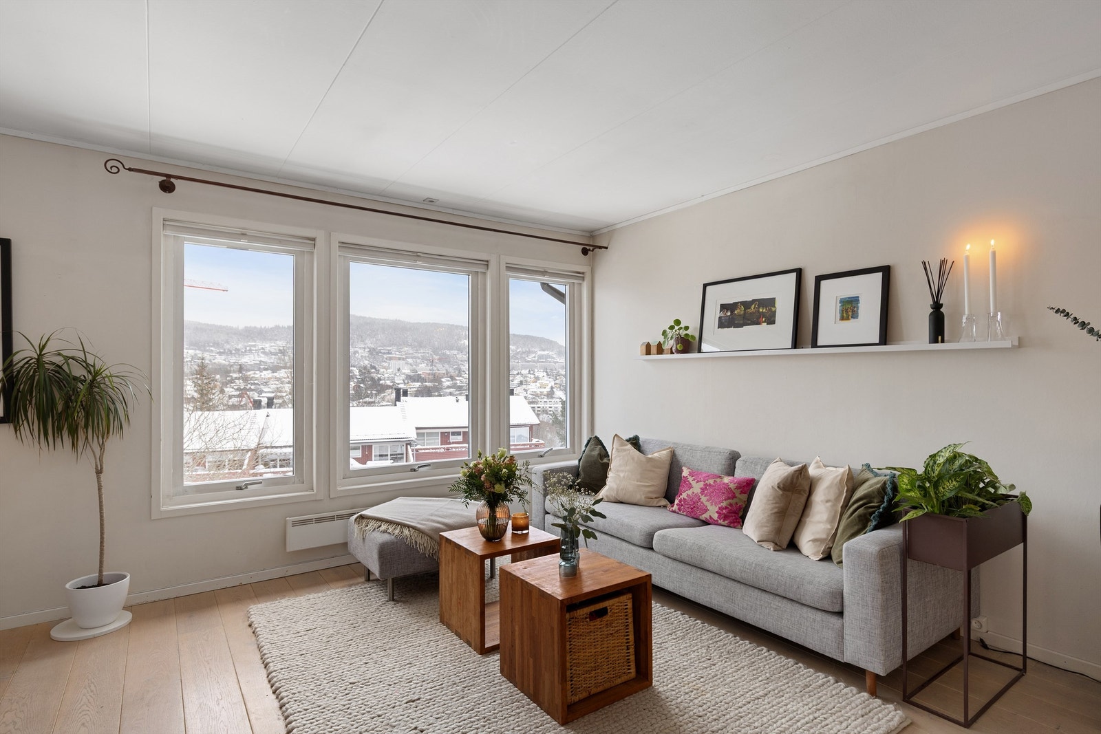 Et lyst og innbydende enderekkehus i barnevennlige omgivelser. Foto: Petter Tanum/ Tanumfoto Galleribilde