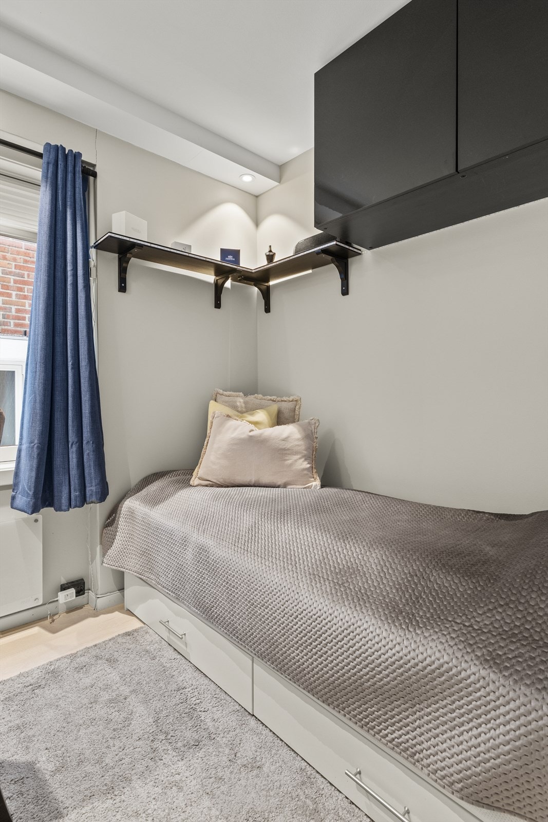 Rommet passer ypperlig som barnerom, gjesterom eller kontor Galleribilde