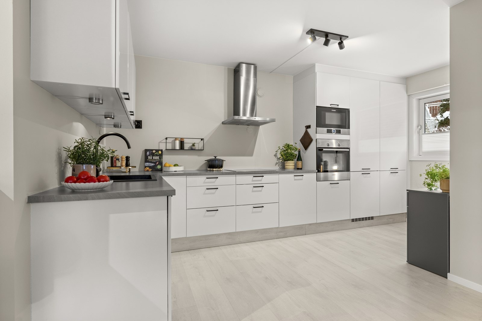 Lekre farge- og materialvalg er gjennomgående Galleribilde