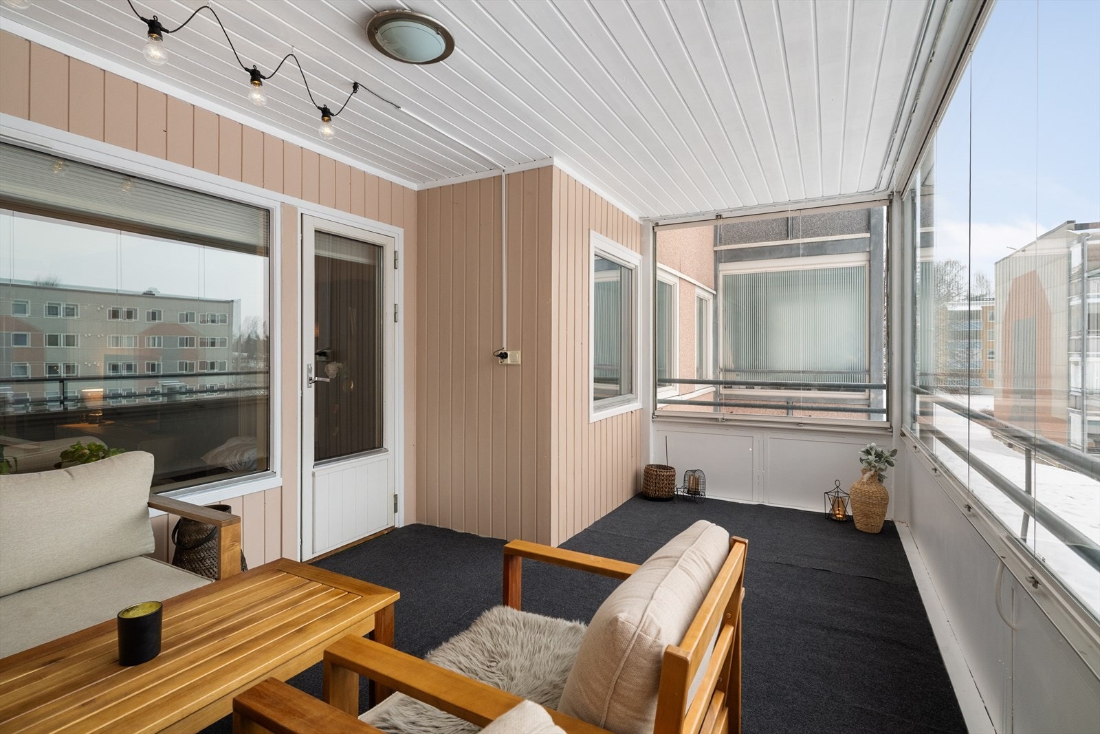 Romslig innglasset balkong Galleribilde