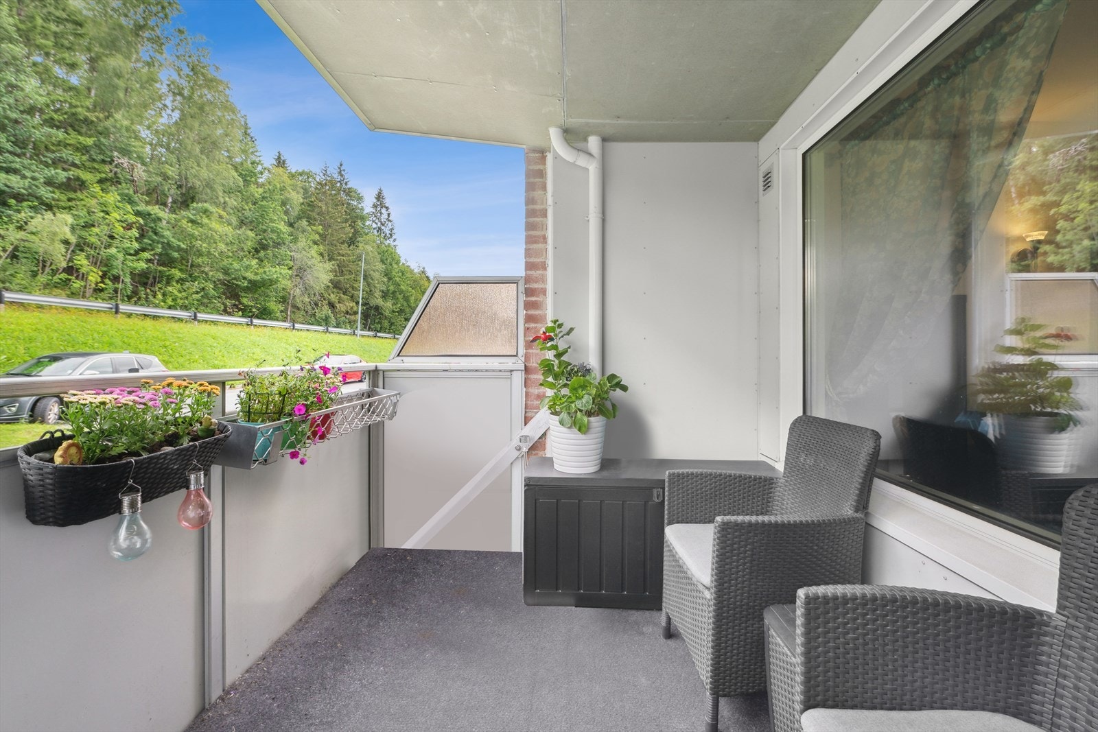 Her ute har du en særdeles hyggelig plass å nyte de gode solforholdene. Galleribilde