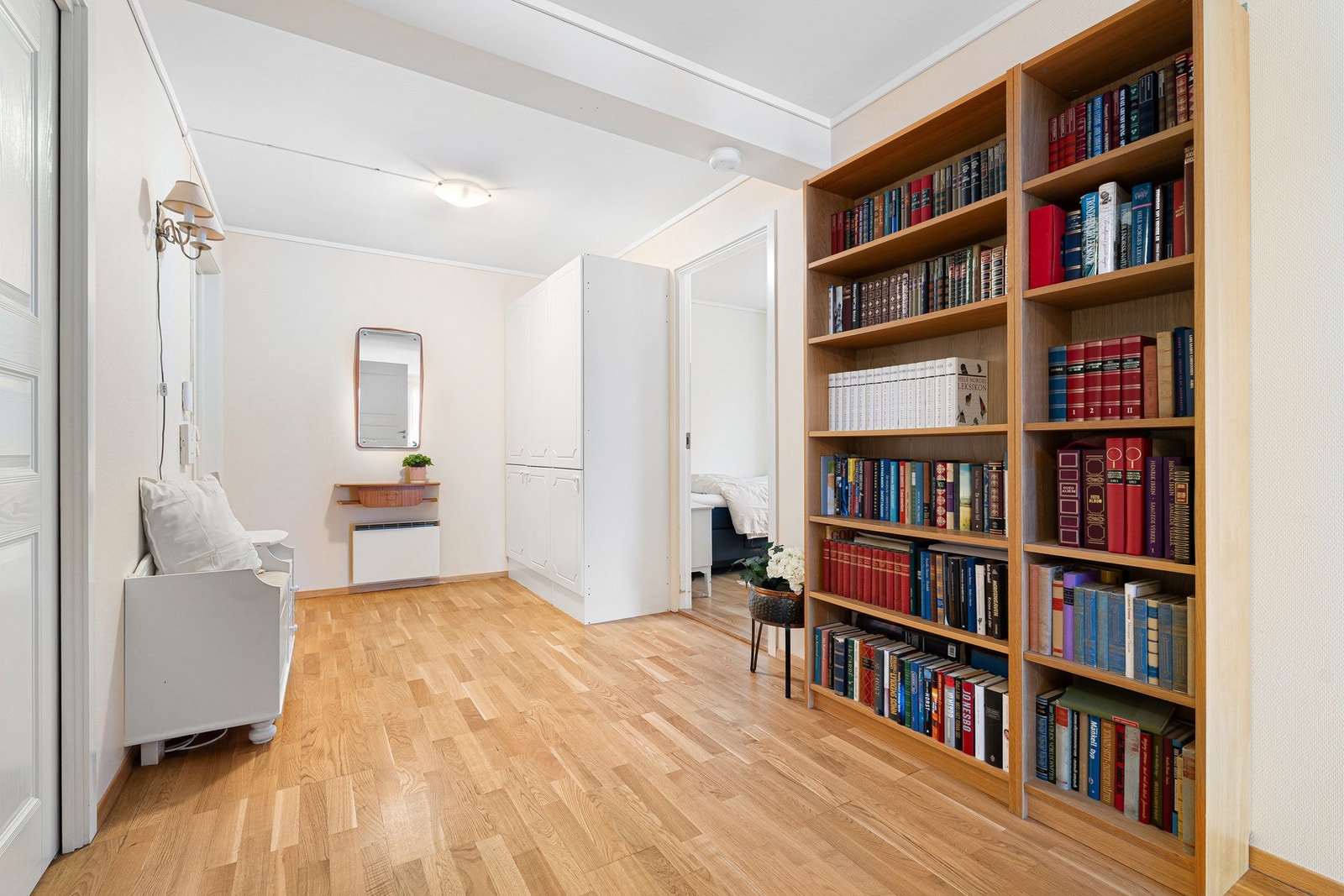 Boligen disponerer en innvendig bod og bod i kjeller. Galleribilde