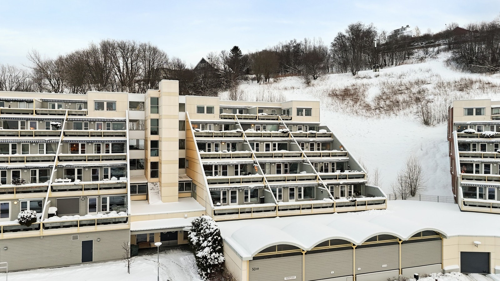 Boligen ligger fint til i byggets 1. etasje. Galleribilde