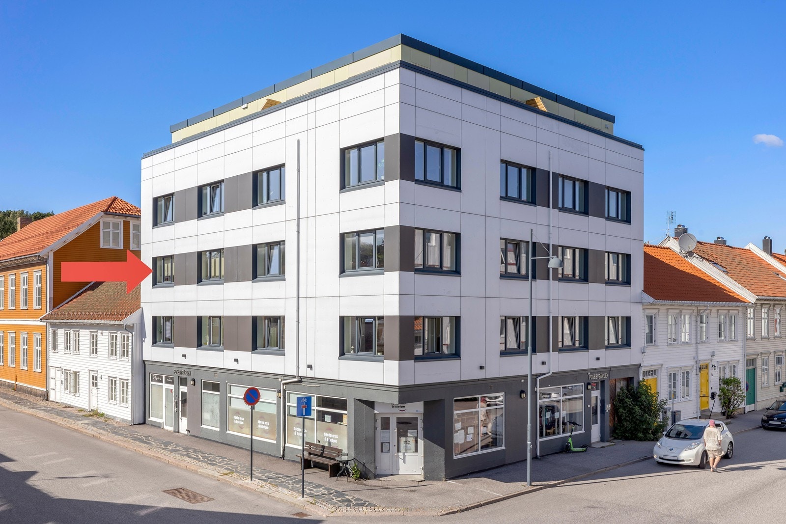 Leiligheten ligger i hjertet av Kristiansand sentrum, dermed har du alt Kristiansand har å by på "rett rundt hjørnet". Galleribilde