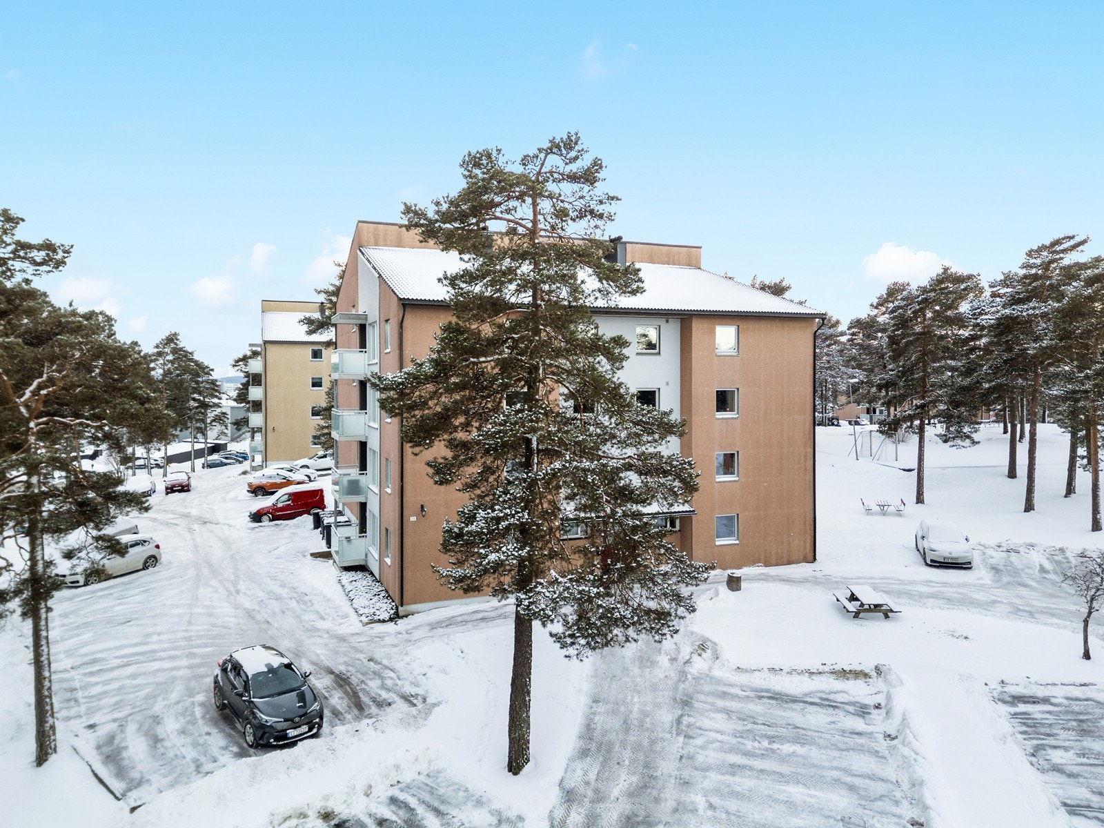 Med bussholdeplass kun to minutter unna er det enkel tilgang til offentlig transport. Galleribilde
