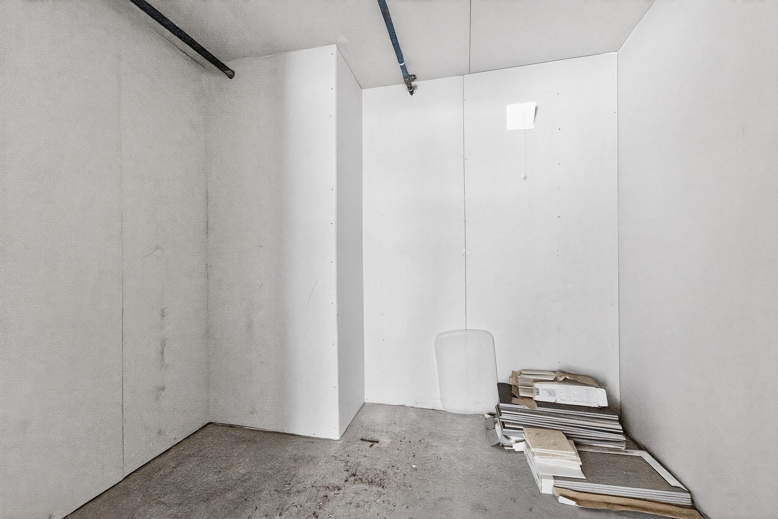 Bod i garasjen. Galleribilde