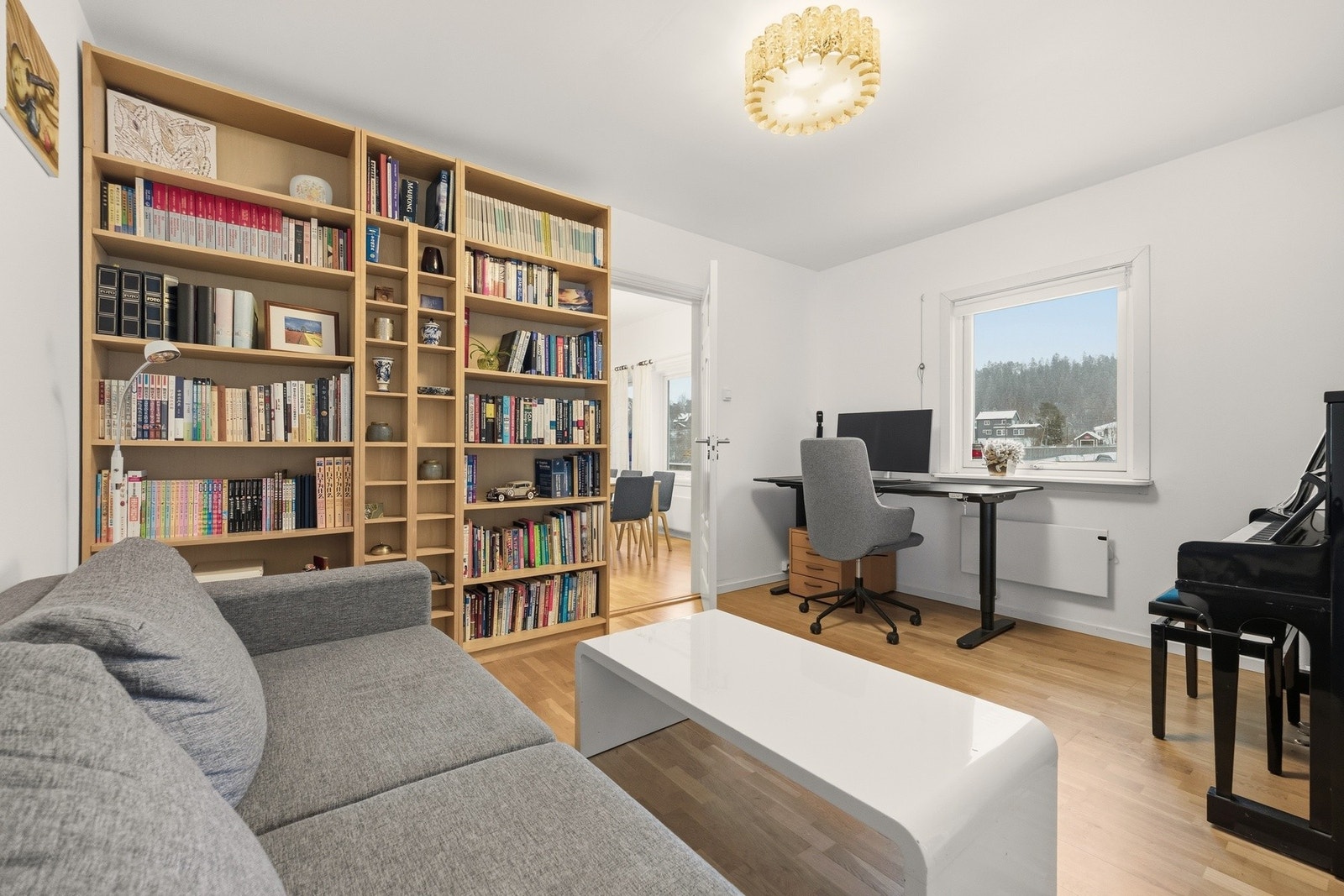 Hyggelig TV-stue med flere bruks muligheter Galleribilde