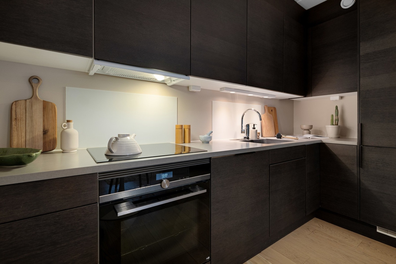 - Automatisk vannstopper og
komfyrvakt er montert - Galleribilde