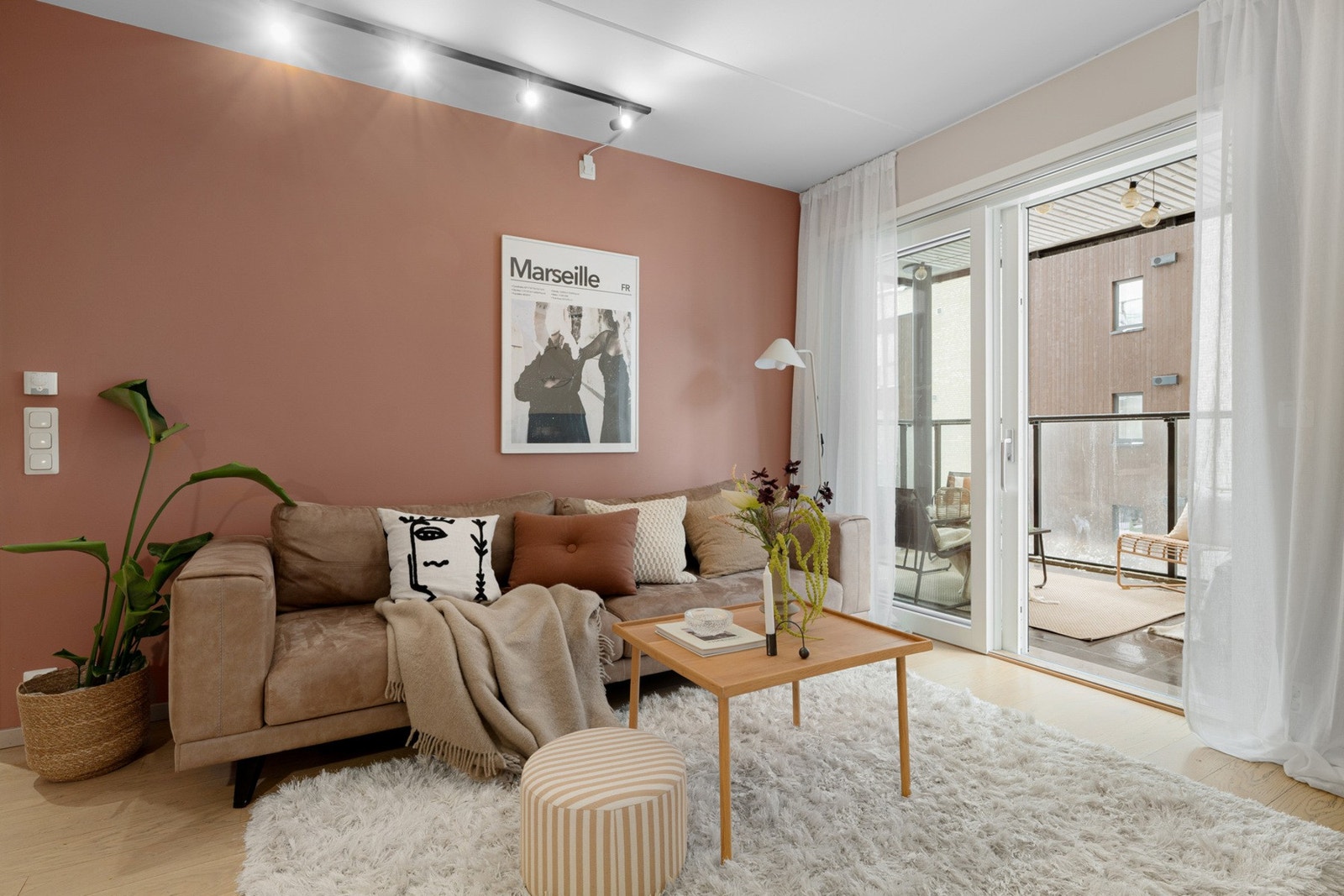 - Fibernett, fyring og varmtvann er inkludert i fellesutgiftene - Galleribilde