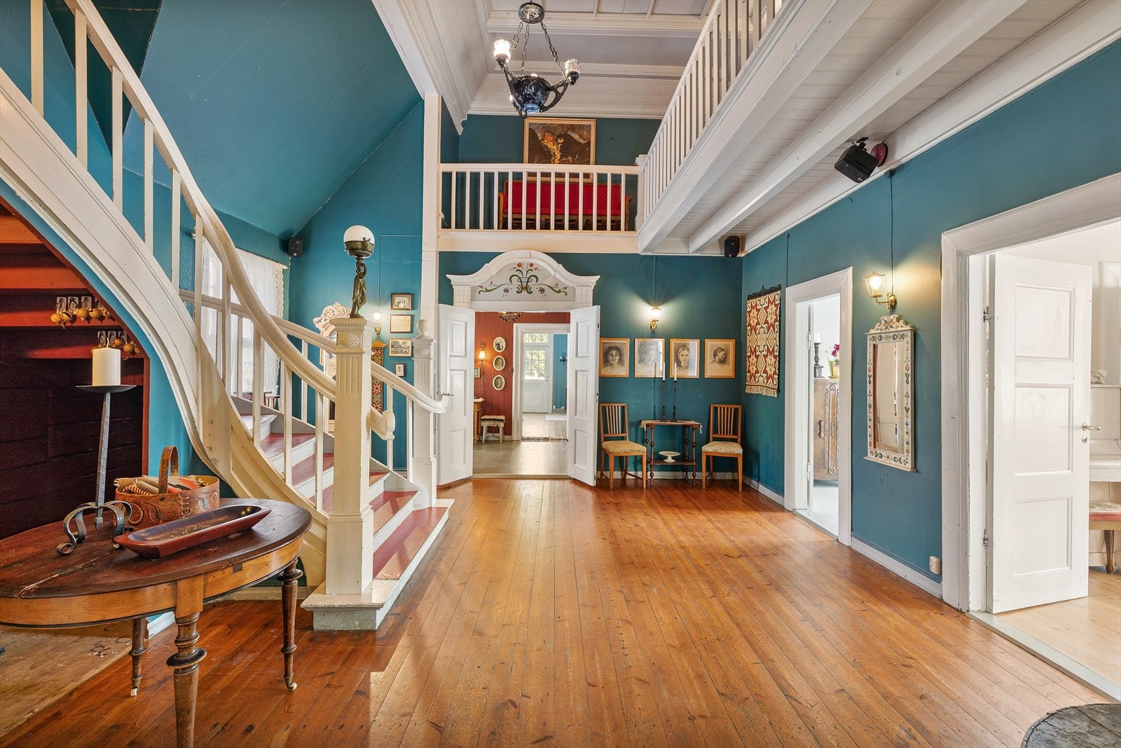 Luftig hall som kan innreiast etter behov. Galleribilde