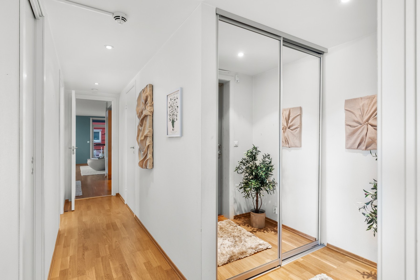 Lys og romslig gang på 7,5 kvm. Galleribilde