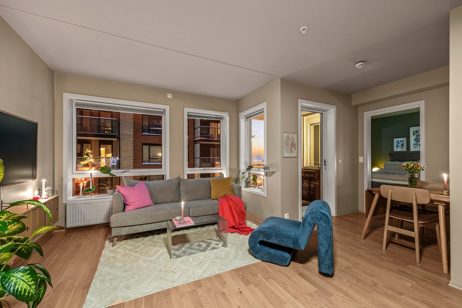 Oppvarming via radiatorer og varmtvann er inkludert i fellesutgiftene. Galleribilde