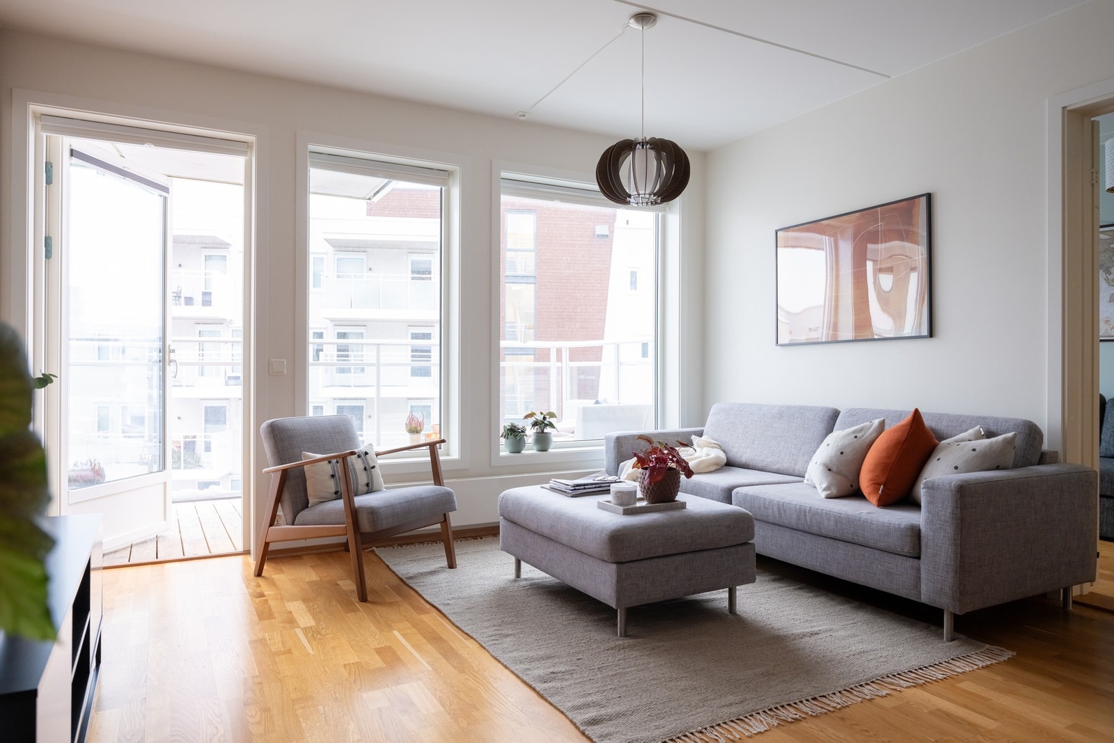 Dette er en strøken 3-roms leilighet beliggende i byggets 6.etasje med heisadkomst. Galleribilde