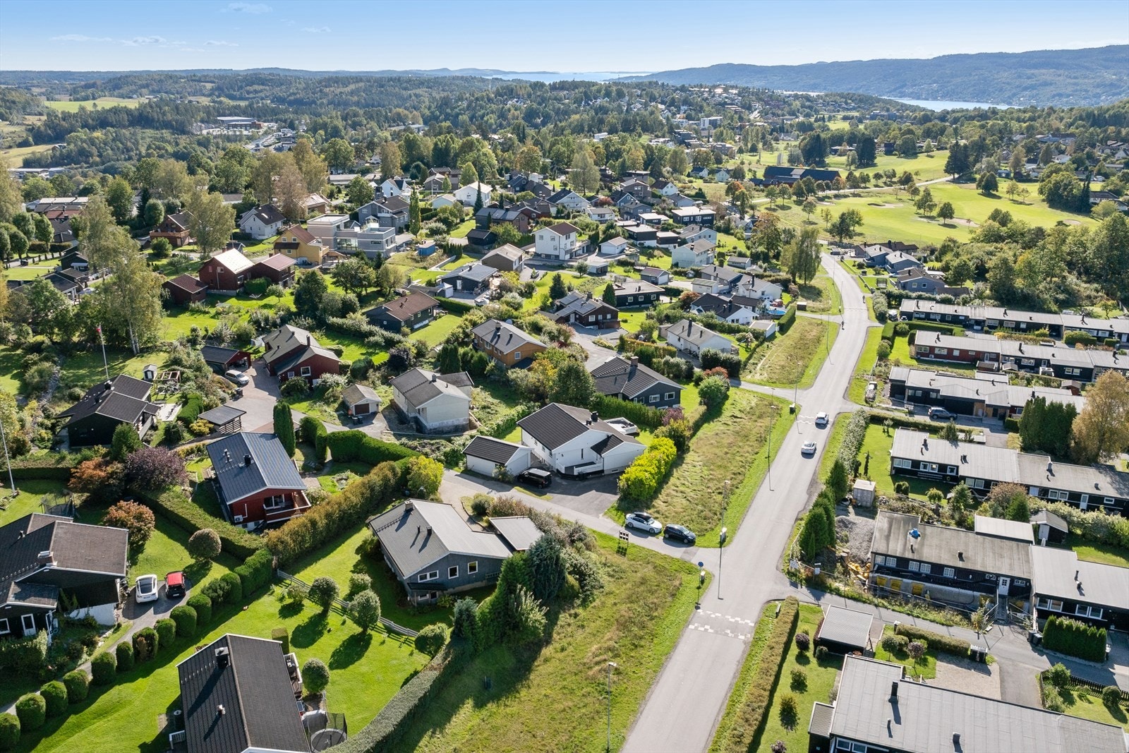 I tillegg er det nærhet til fine tur- og rekreasjonsområder året rundt. Galleribilde
