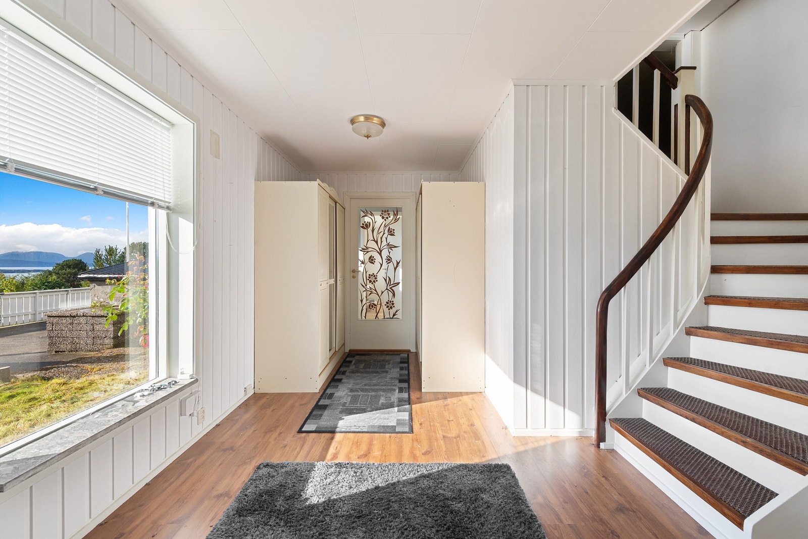 Hall/entré i 1. etasje Galleribilde