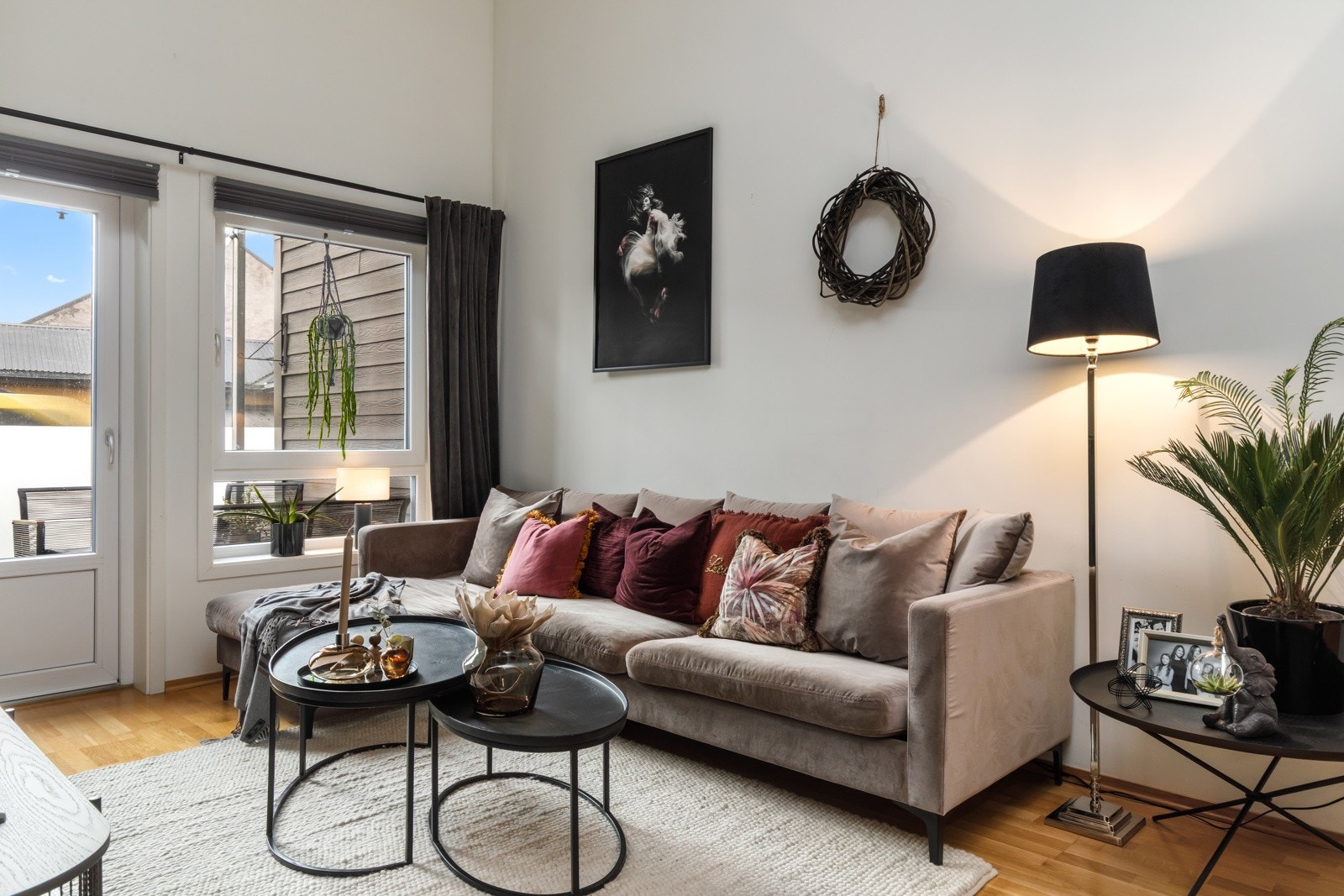 Stue med utgang til balkong Galleribilde