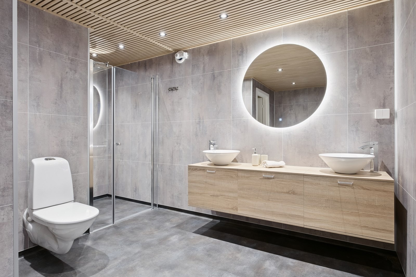 Flott bad i 2 etg. Totalrenovert i 2025. Ca. 9.5 m2. Galleribilde