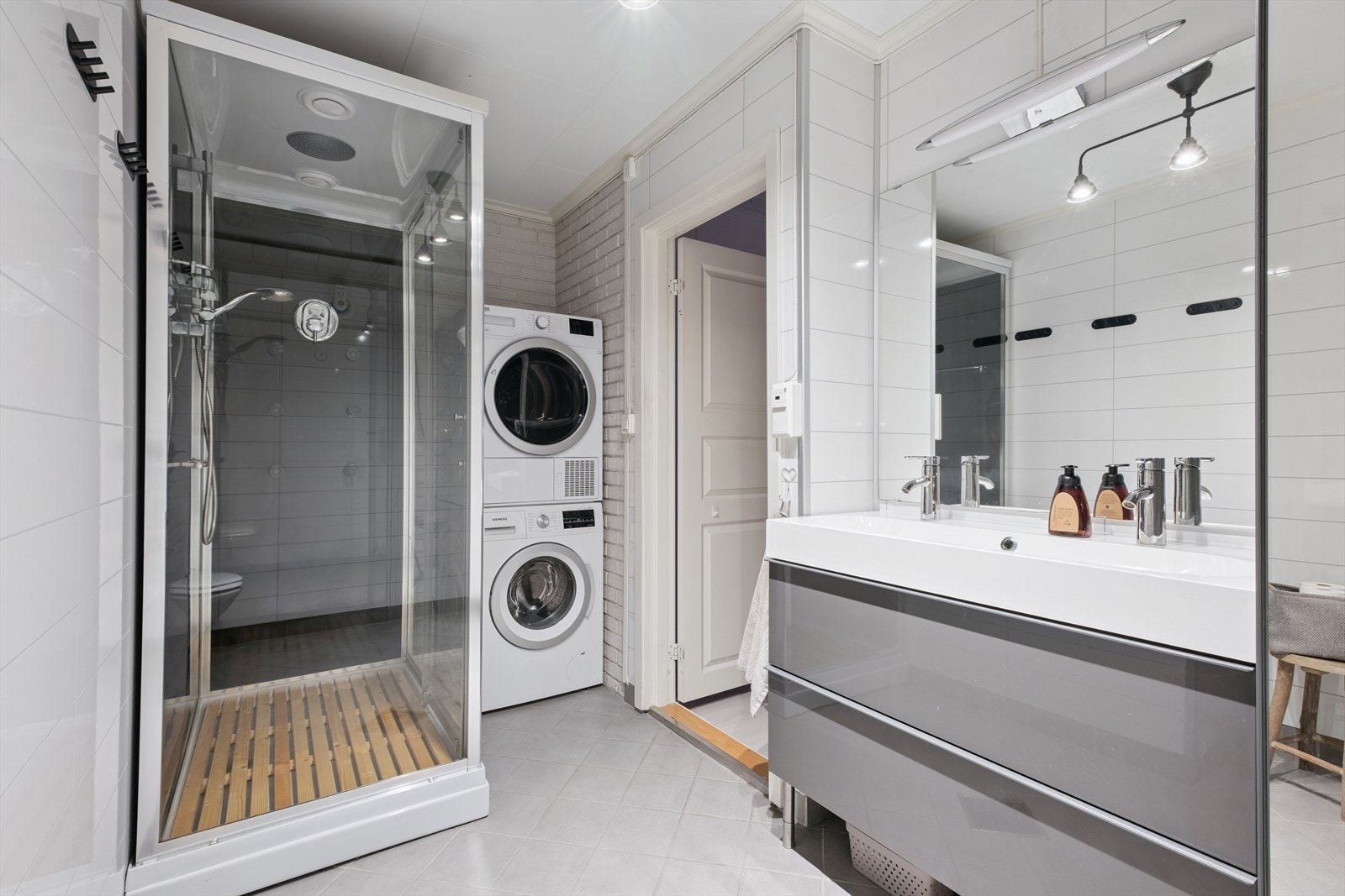 Bad/vaskerom i 1.etg. Ca. 7 m2. Galleribilde