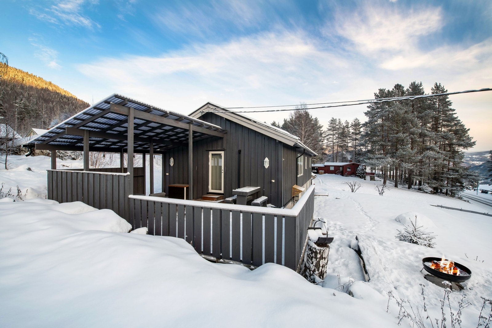 Boligen ligger med kort avstand til sentrum. Galleribilde