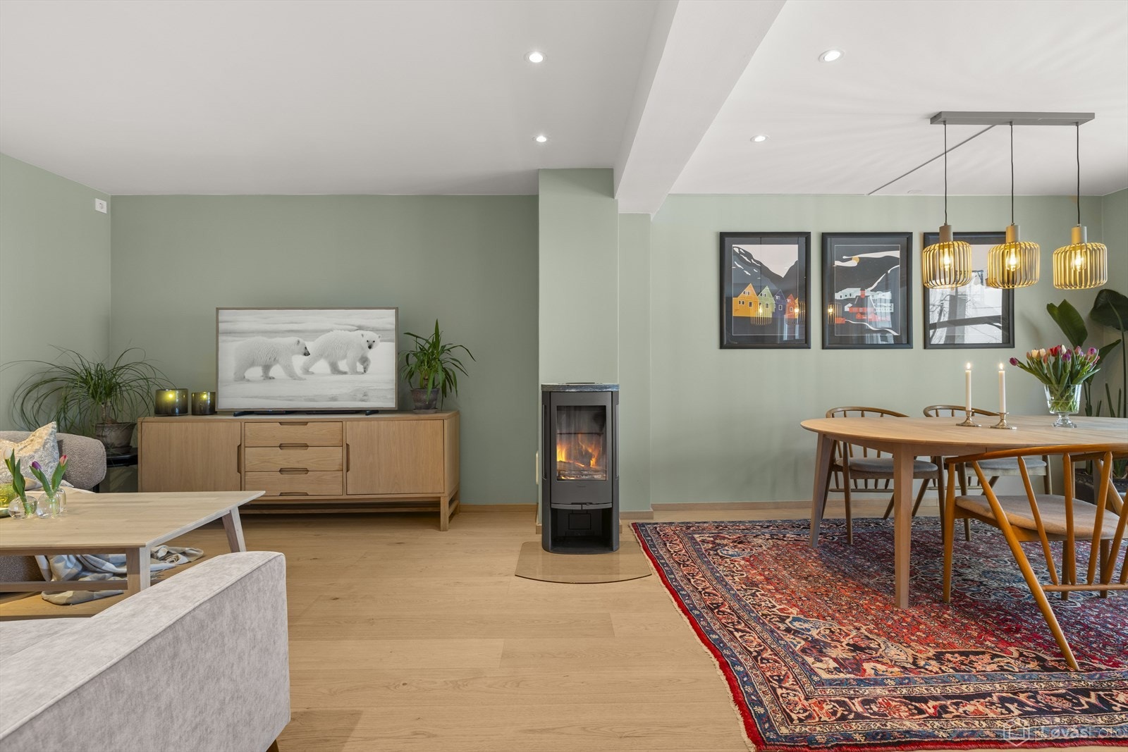 I stue og kjøkken er det lagt gulvvarme Galleribilde