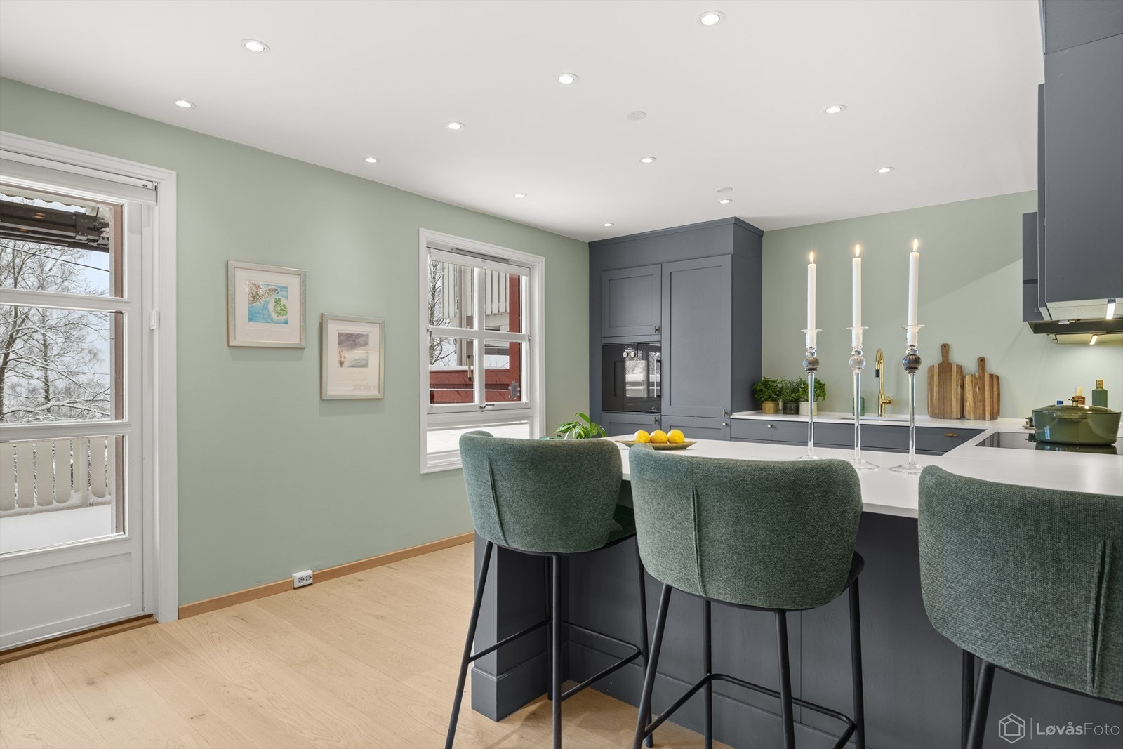 På siden av halvøyen er det spiseplass Galleribilde