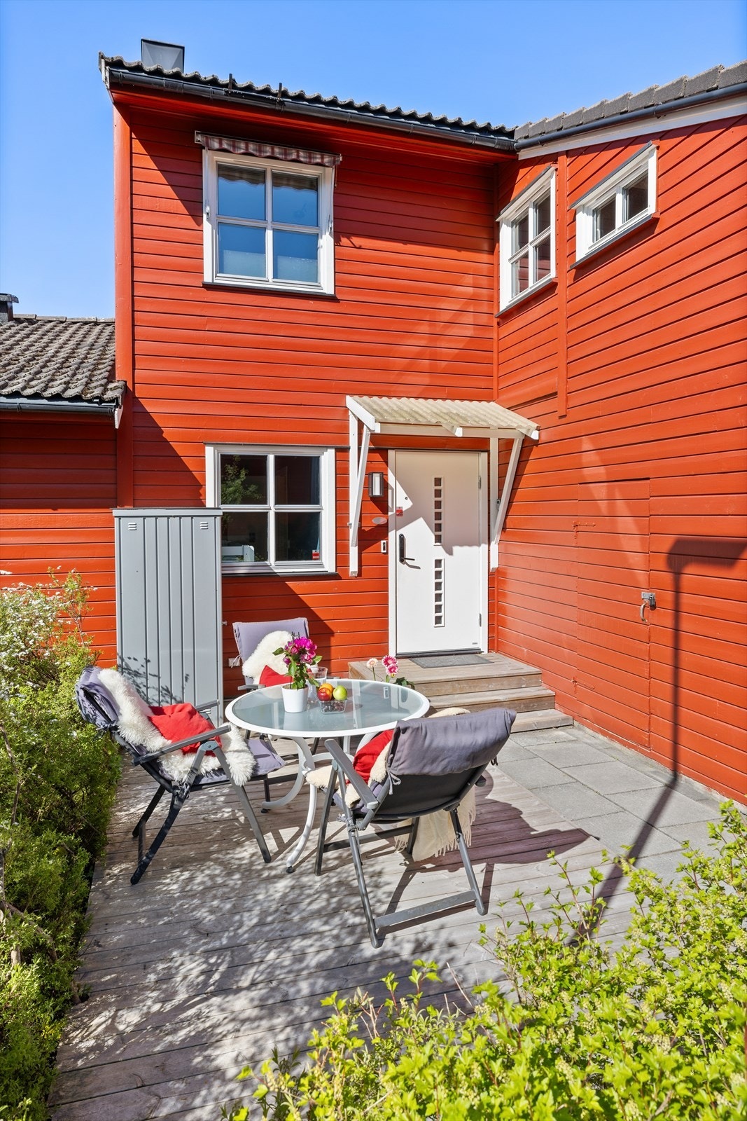 Til høyre ligger sportsboden tilhørende boligen Galleribilde