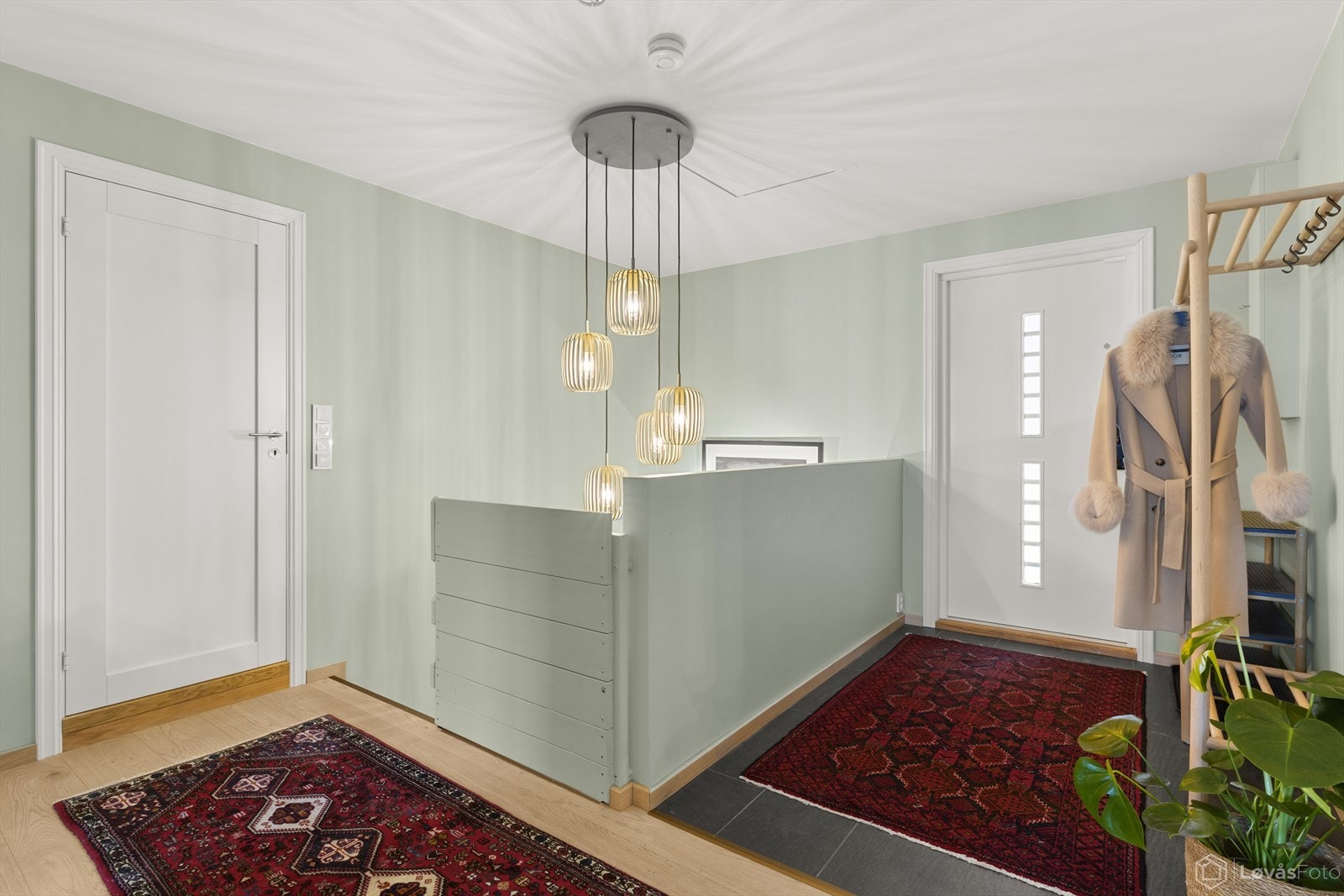 Entrèen er i likhet med resten oppusset nylig, og gir deg en hyggelig velkomst Galleribilde