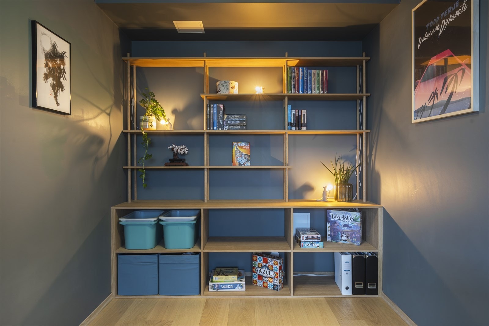 Rommet er i dag innredet som kontor, men har god plass til seng, skap og øvrig møblement. Galleribilde