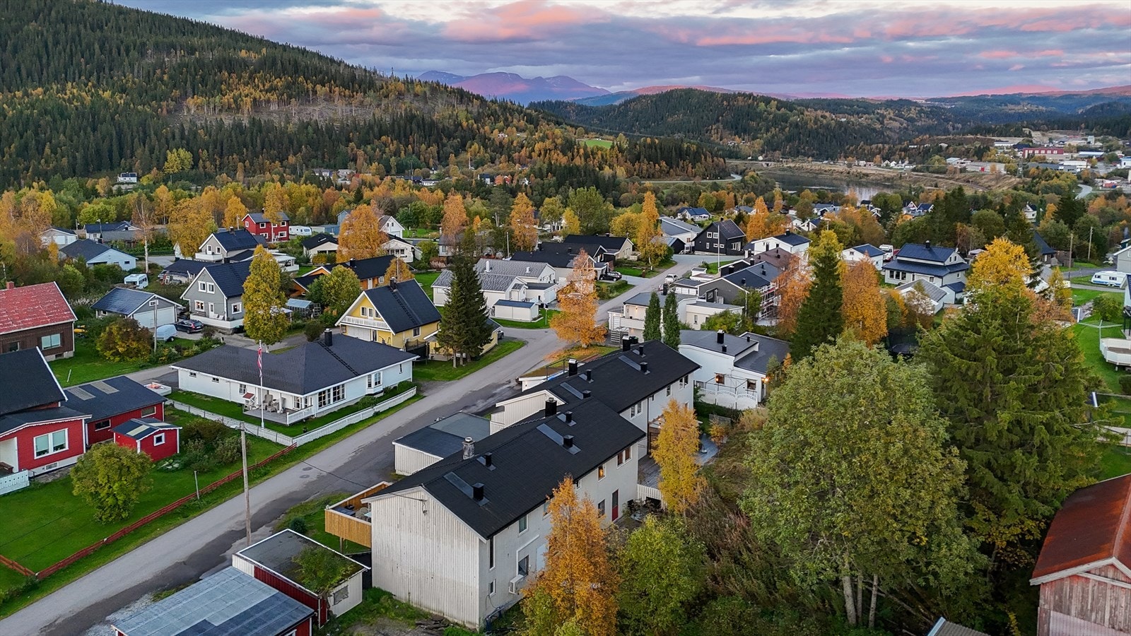 Boligen er en perfekt substitutt for f.eks en dyrere enebolig, da boligen innehar mer eller mindre de samme kvalitetene, men da til langt lavere pris. Galleribilde