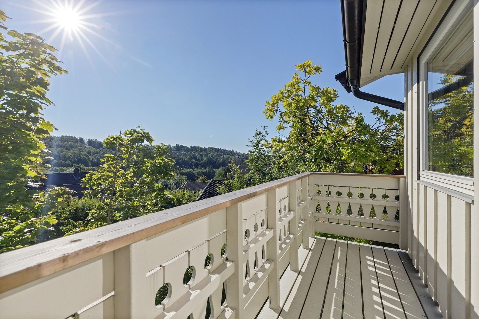 Her kan morgensola nytes. Galleribilde