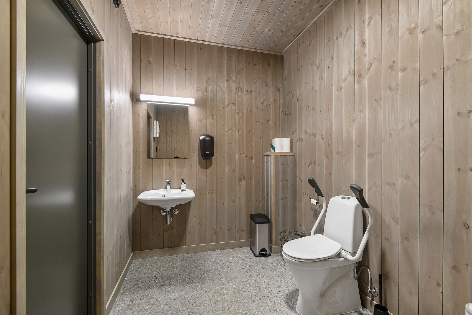 Baderom i fellesrommet. Galleribilde