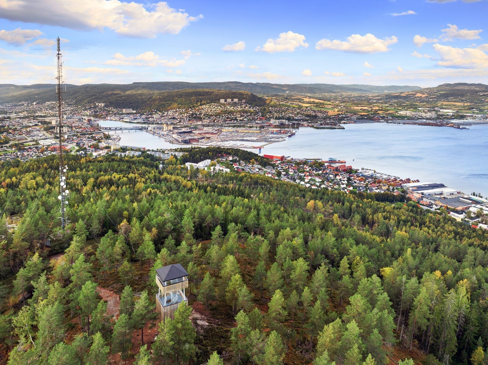 Fra leiligheten er det umiddelbar nærhet til flotte tur- og rekreasjonsområder på Nordbykollen Galleribilde
