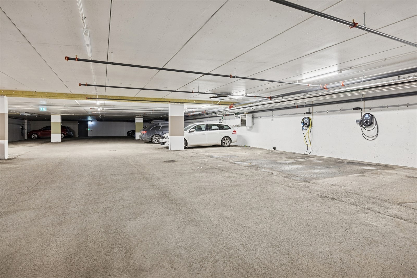 Inkluderer fast parkeringsplass, og MC parkering. Galleribilde