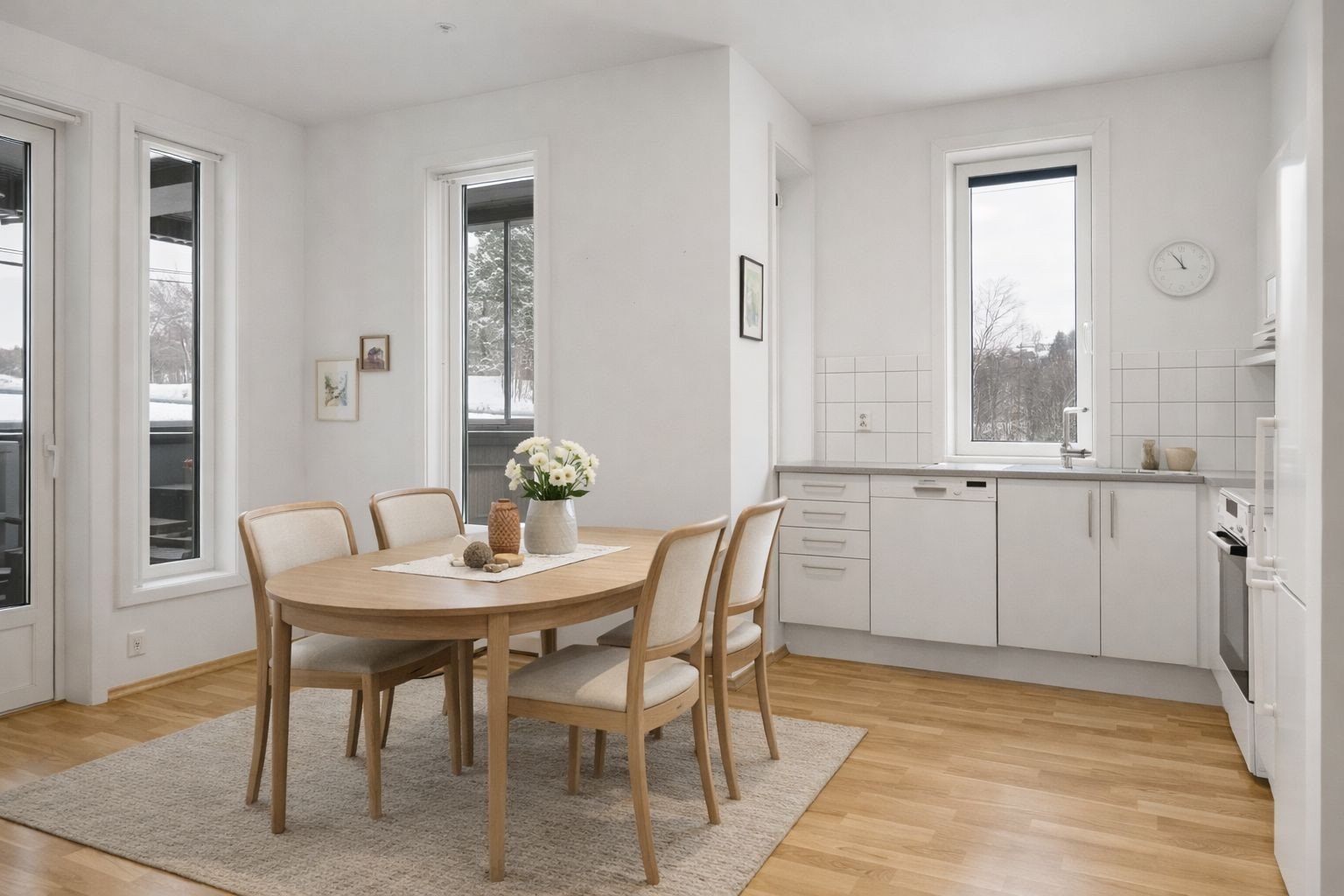 Kjøkken og spisestue med digital styling. Galleribilde