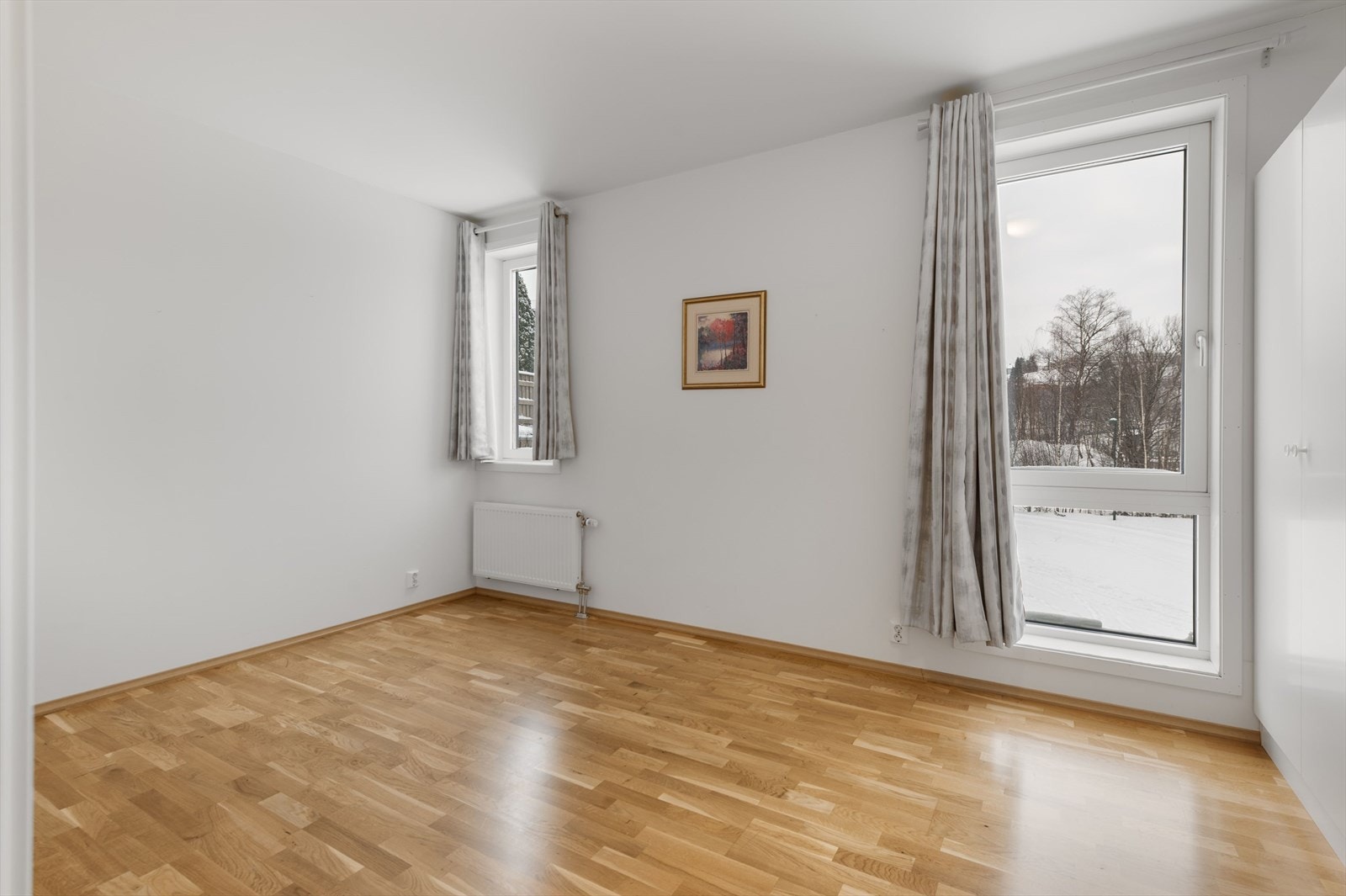 Hovedsoverom har god størrelse og garderobeskap. Galleribilde