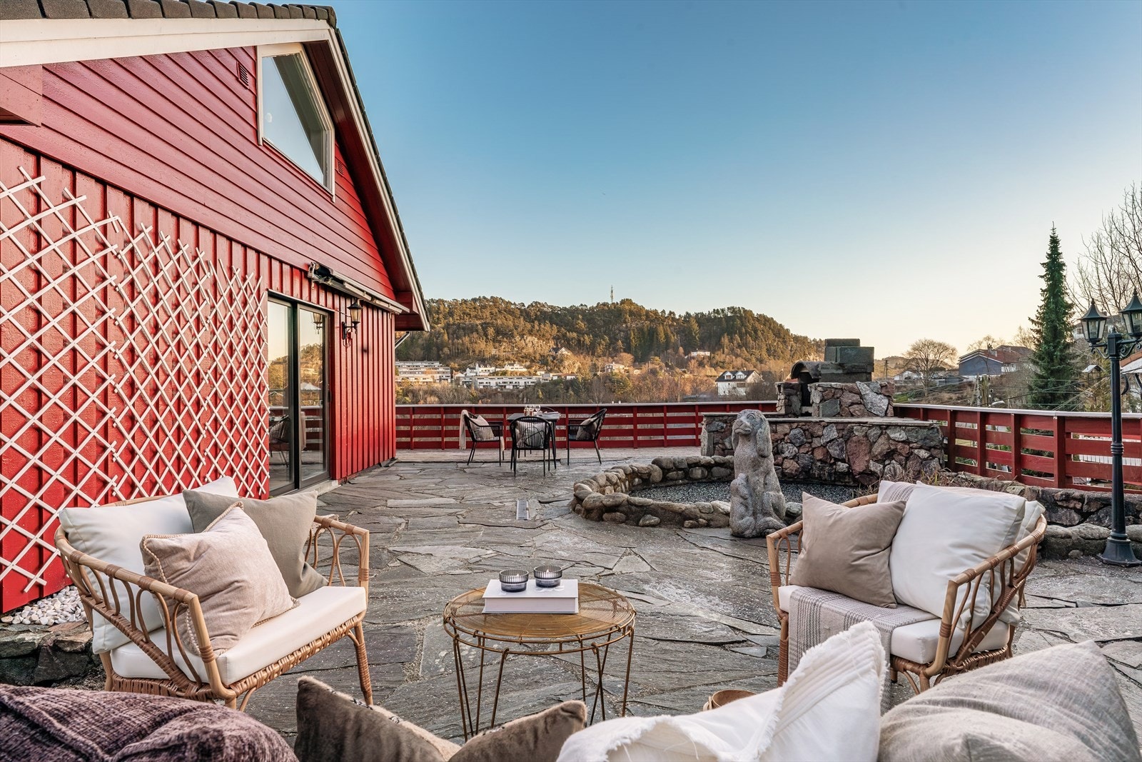 - Emera eiendomsmegling v/Hamza Yousaf Choudhary har gleden av å presentere Mathopsveien 49 - Galleribilde