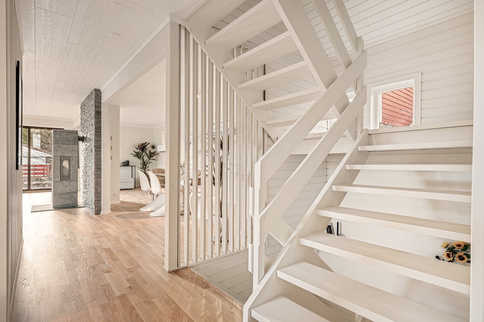 - Vi beveger oss opp i boligens loftsetasje - Galleribilde