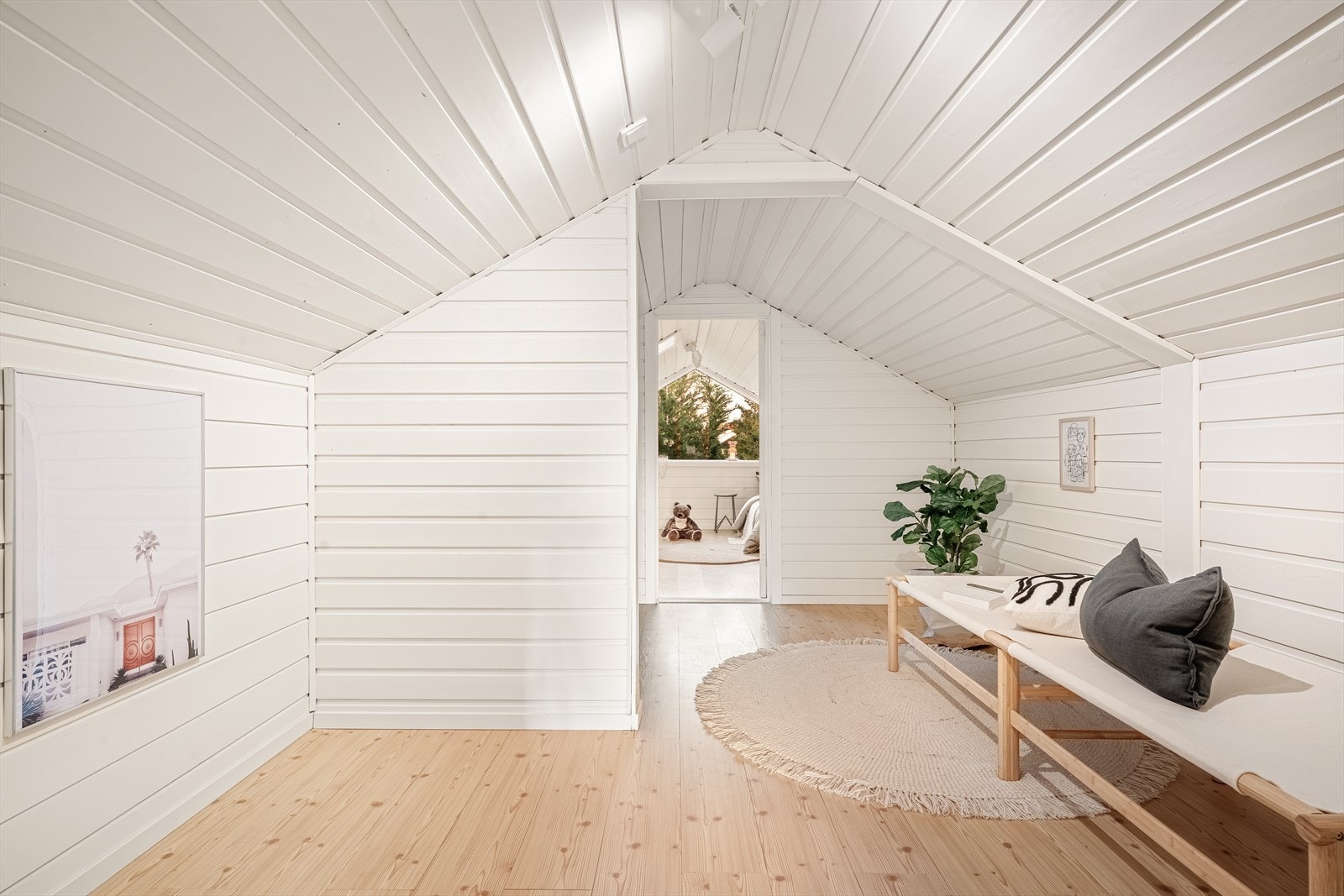 - Loftet har et BRA-i på 27m², men et totalt gulvareal på 42m² - Galleribilde