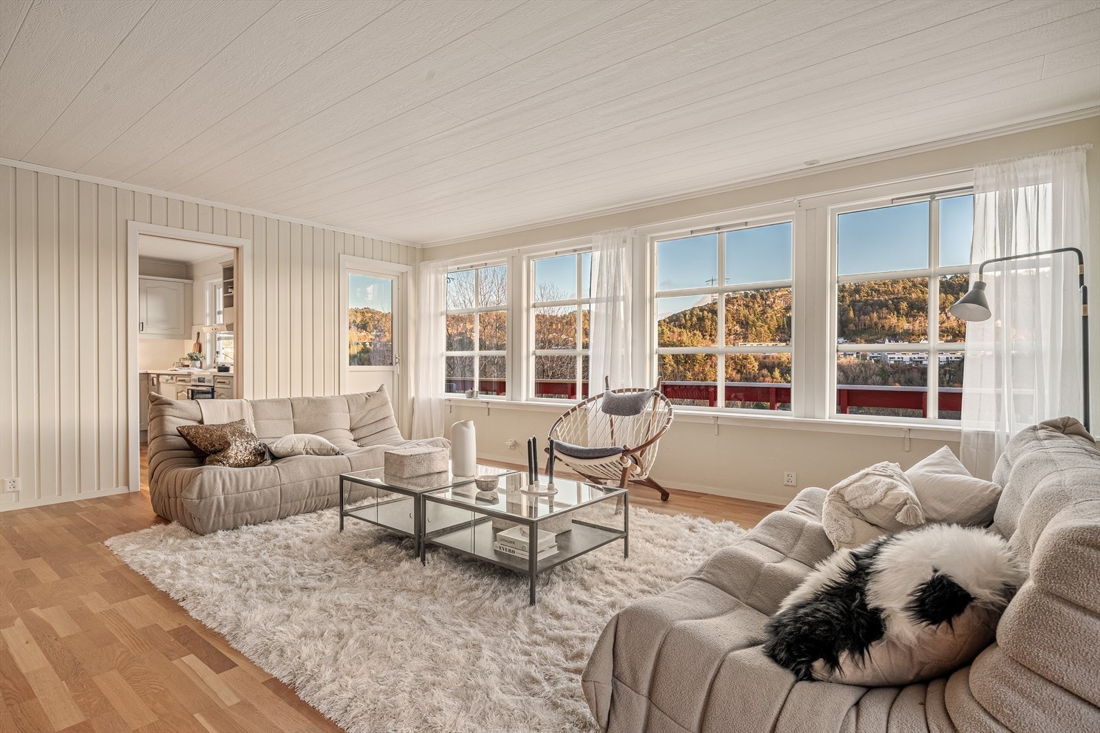 - Boligens hoveddel har et BRA-i på 145m² - Galleribilde