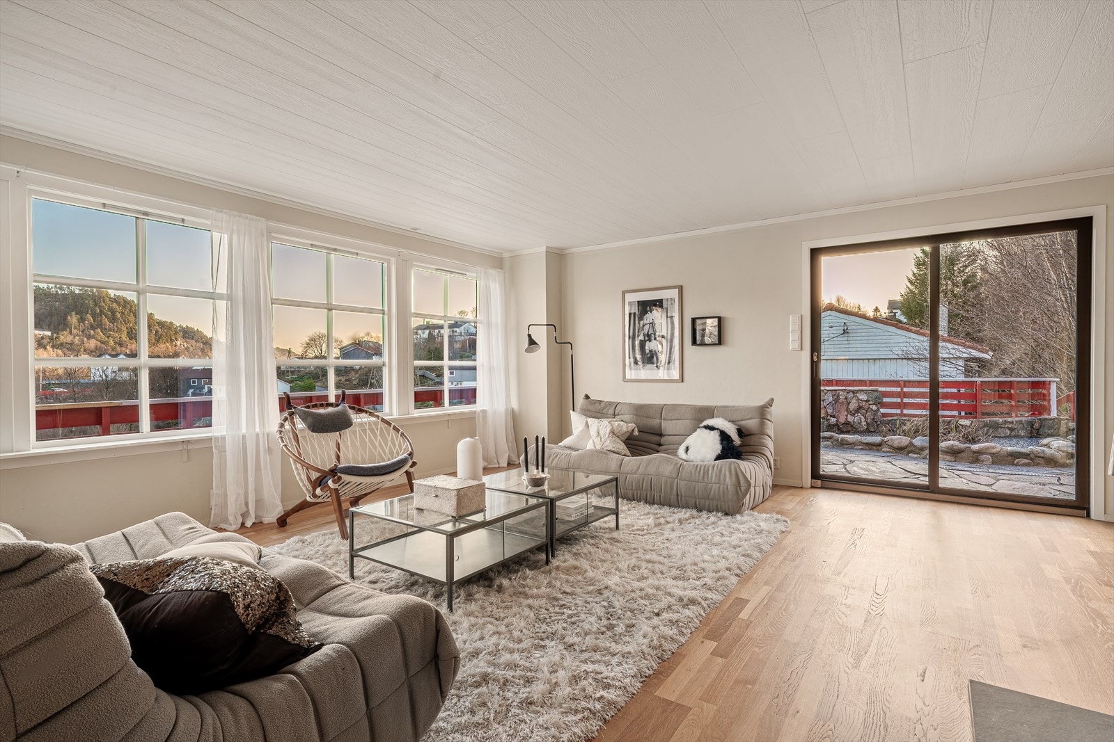 - Merk generøse vindusflater som slipper inn rikelig med naturlig lys - Galleribilde