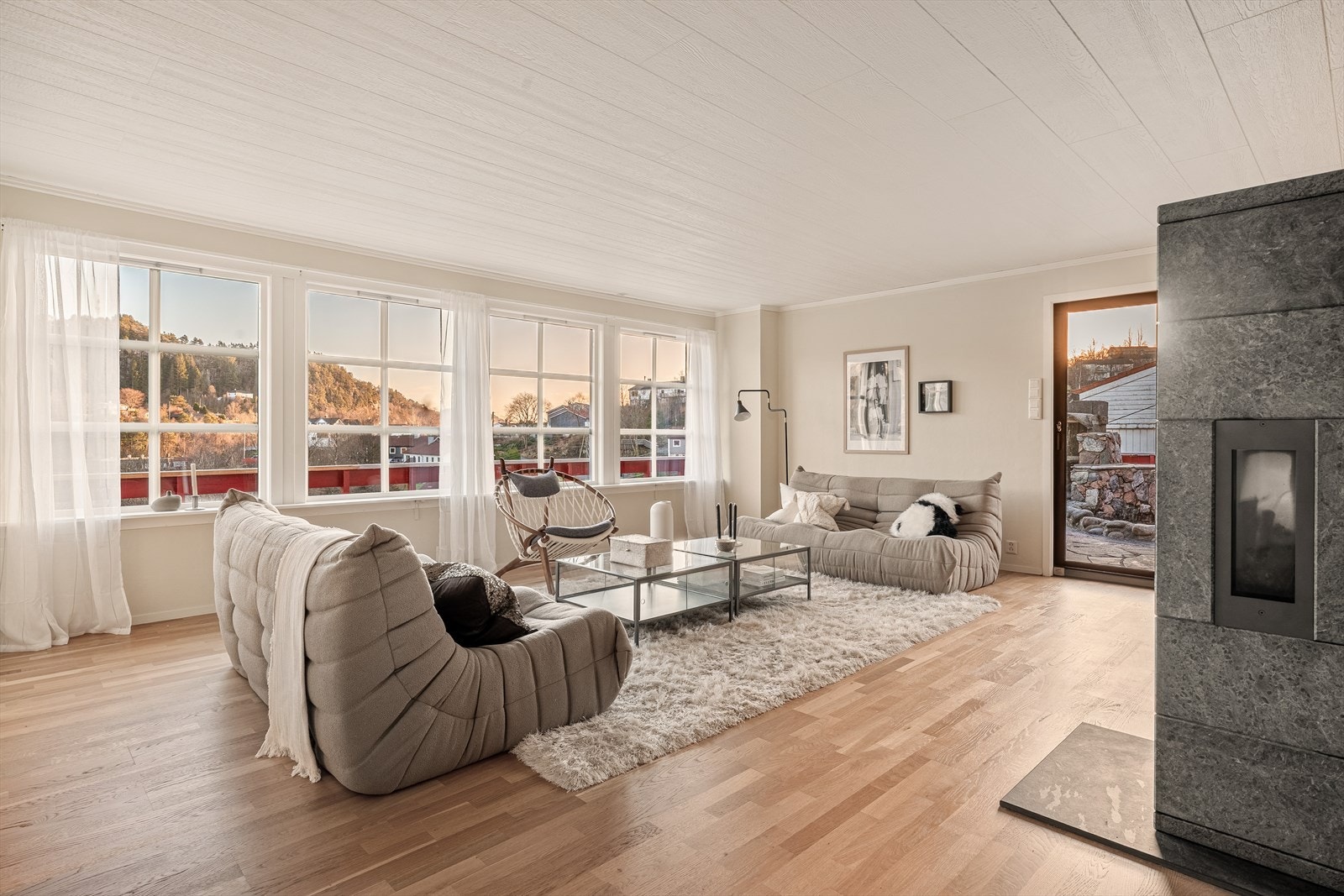 - Stuen måler hele 52,8m² - Galleribilde