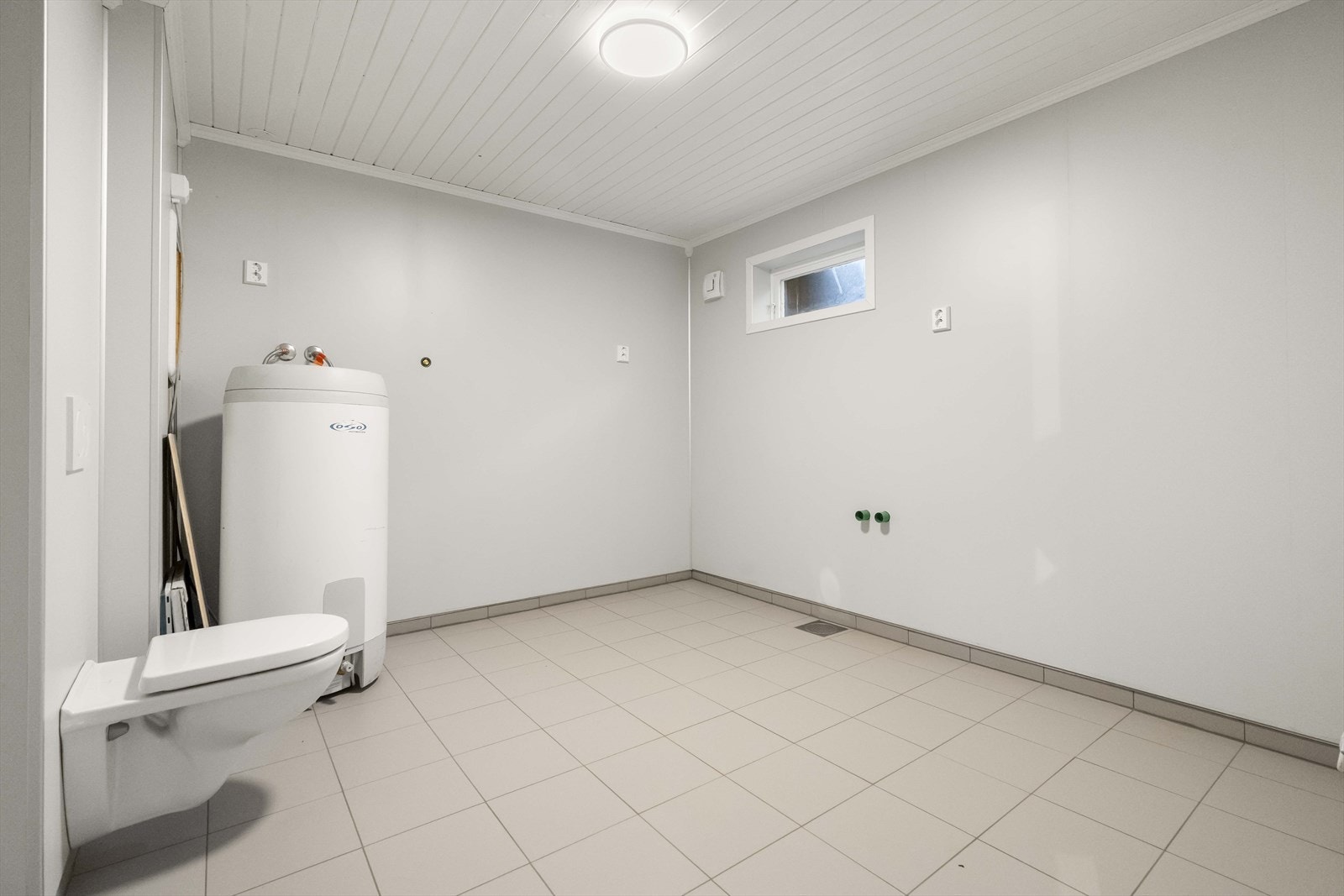 Bad / vaskerom i kjellar blei bygd nytt i 2024/2025 Galleribilde