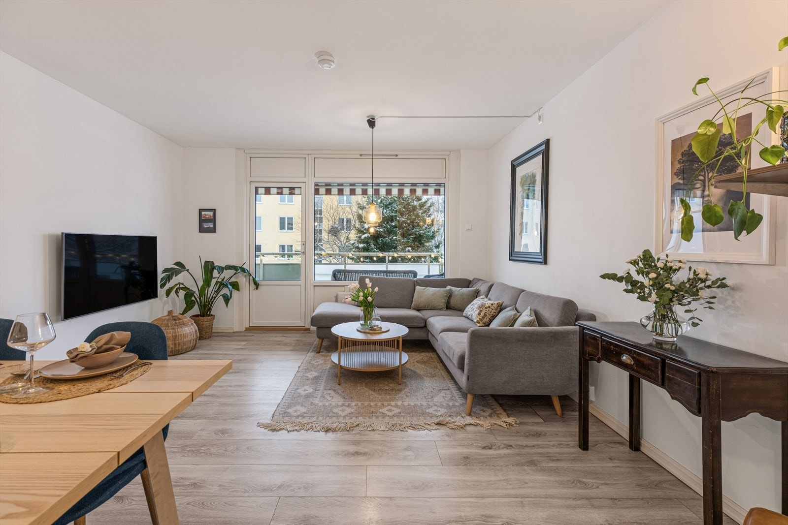 Lys og trivelig 3-roms med solrik balkong! Galleribilde