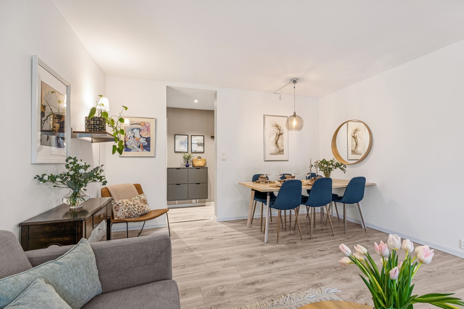 Leiligheten har nylig blitt oppgradert med nye vinduer og balkongdør. Galleribilde