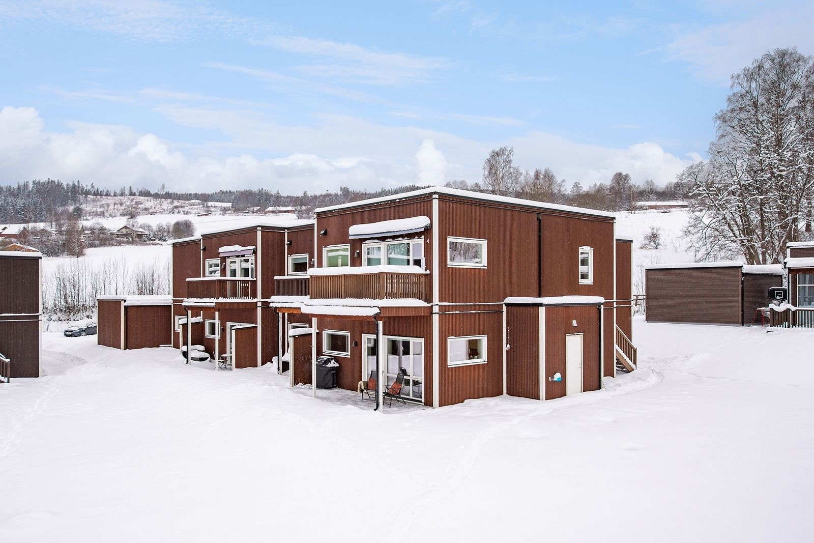 Leiligheten har en attraktiv endebeliggenhet i et rolig nabolag, fine turmuligheter rett utenfor døren. Galleribilde